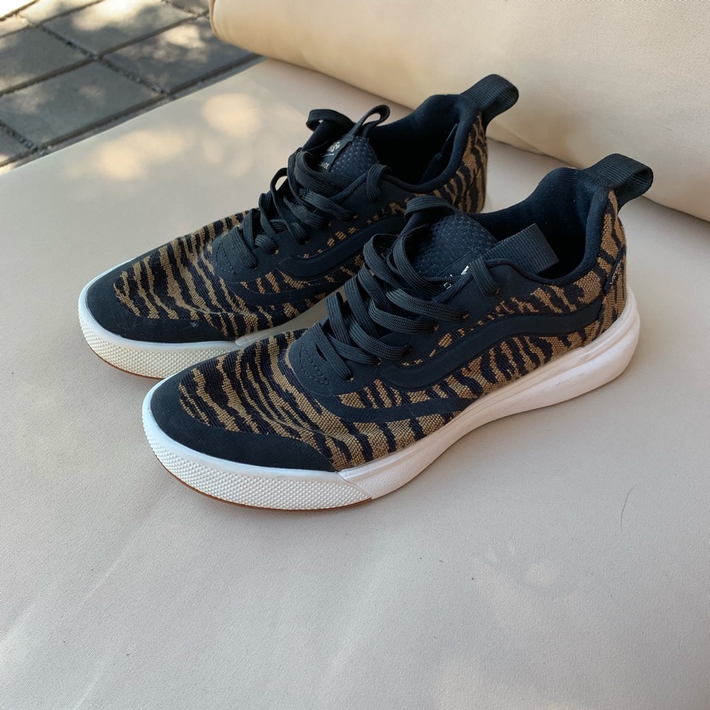 Vans UltraRange tiger print